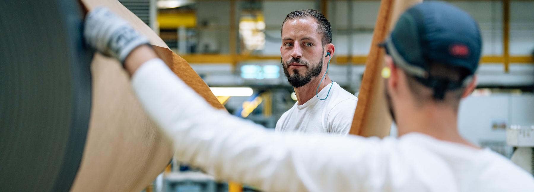 2-employes-production-gerflor